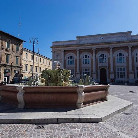 Rossini Home Pesaro Vicino Al Teatro Rossini By Yohome Buitenkant foto
